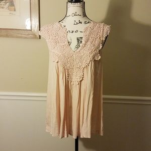 Solitaire Pink Flowy Crocheted Tank